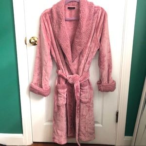 Natori plush 3/4 length robe mauve , large